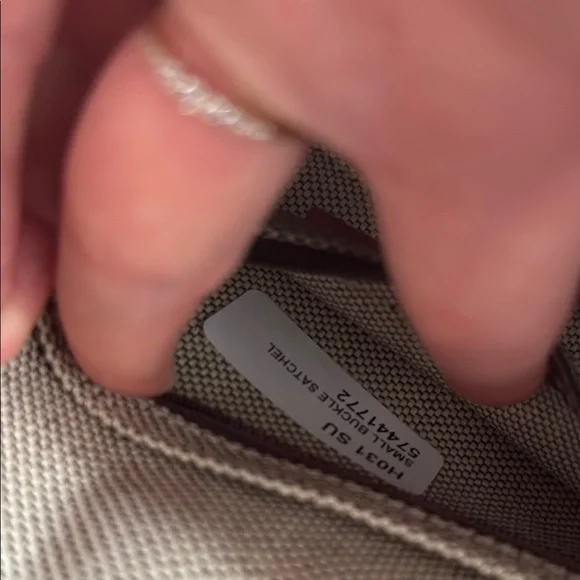 Dooney and Bourke Small Bucket Satchel in pink. Y2K, Barbie style - Picture 10 of 16